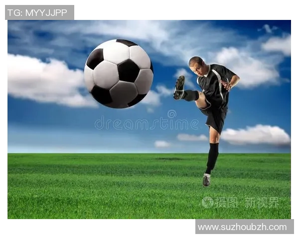 足球明星在比赛中飞球瞬间的高清图片展示与解析