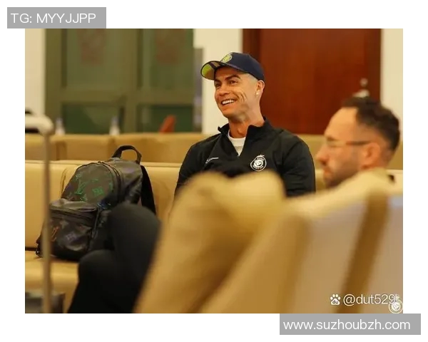 足球明星的可爱瞬间合集让你感受他们不一样的魅力与亲和力